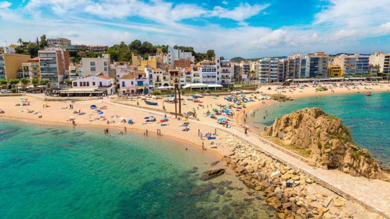 Apartamento Cerca De La Playa Blanes Exterior foto